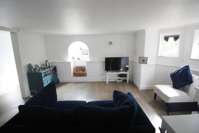 17 Abbey Hill, Netley Abbey, Southampton photo 4