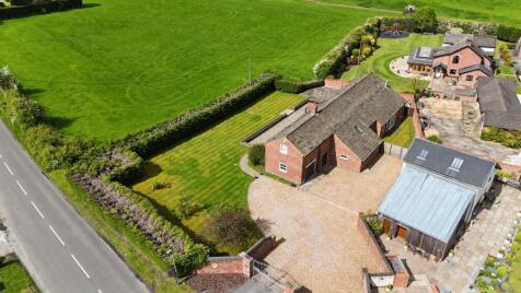 Woodford Road, Poynton, SK12