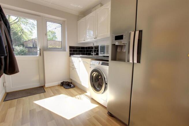 4 bed Detached for sale Image 10