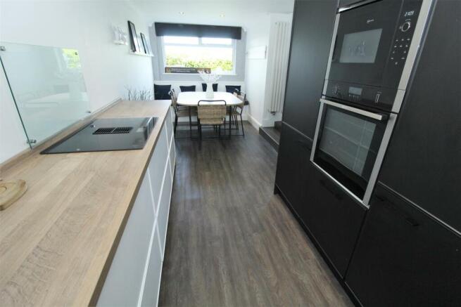 Kitchen2.JPG