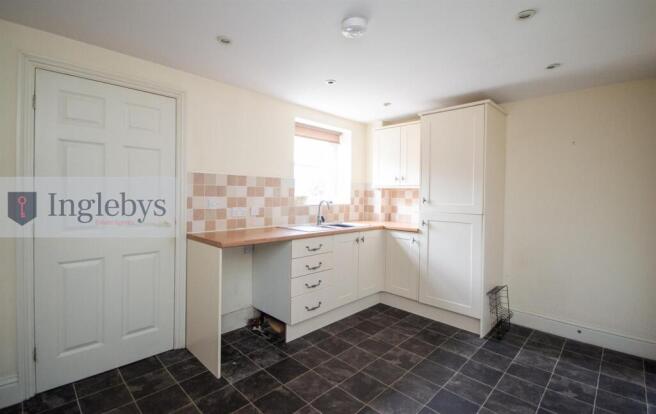 2 bed Terraced for sale Image 5