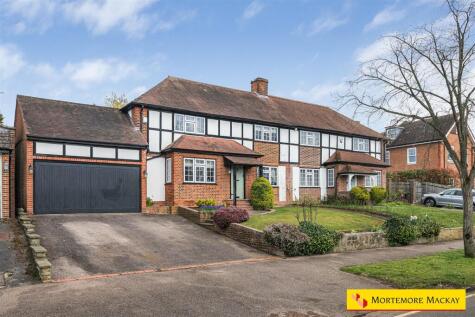 The Avenue, Potters Bar