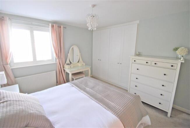 Bed 1.jpg