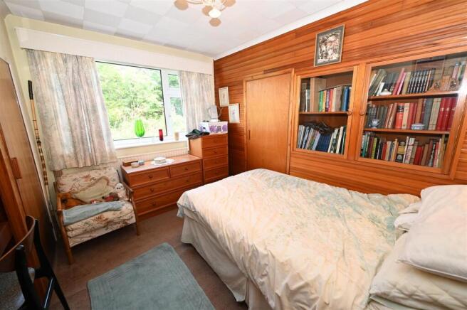4 bed Detached Bungalow for sale Image 9