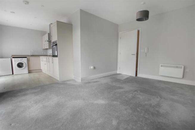 1 bed Apartment to rent Image 5