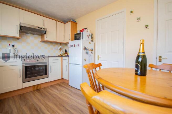 2 bed House for sale Image 5