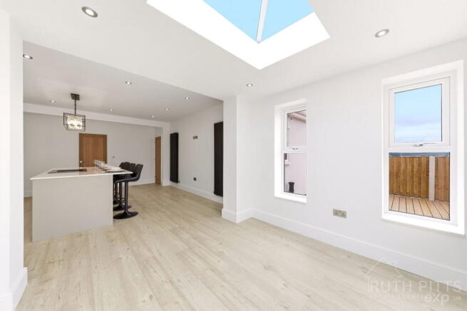 3 bed Detached Bungalow for sale Image 5