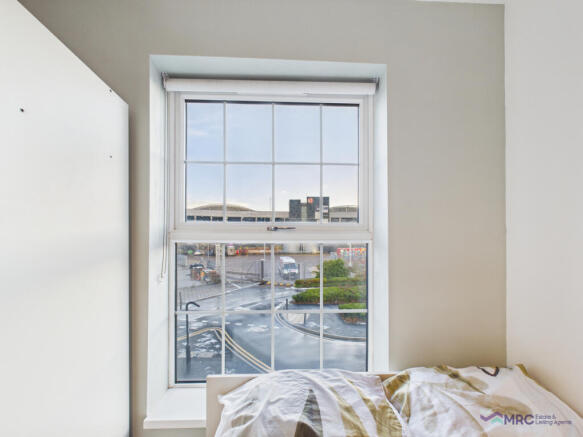 1 bed House Share to rent Image 4