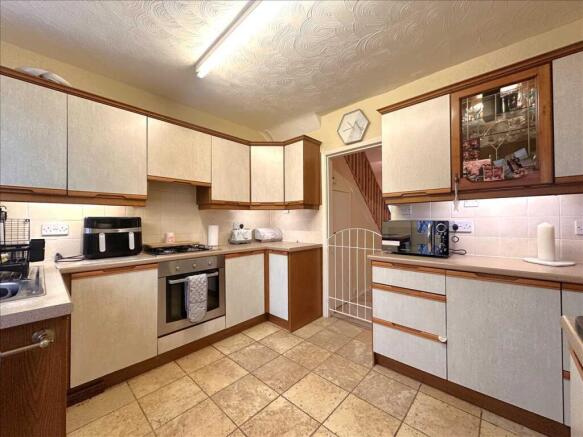 4 bed House for sale Image 7