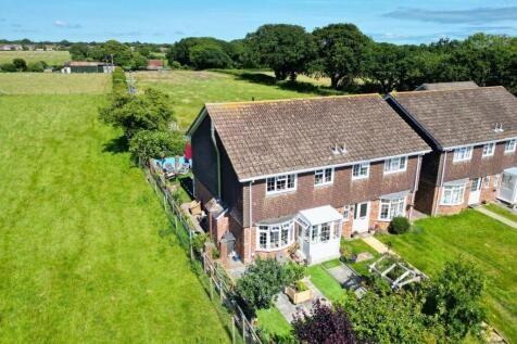Pitts Place, Ashley, New Milton, Hampshire. BH25 5QX
