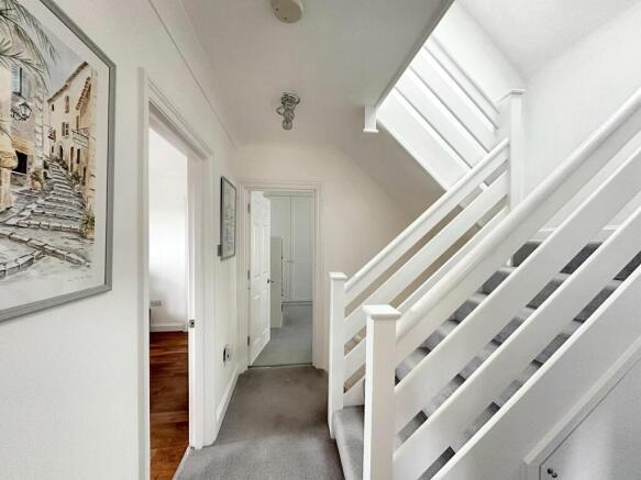 FIRST FLOOR LANDING