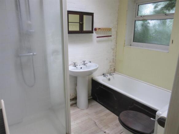 Bathroom.JPG