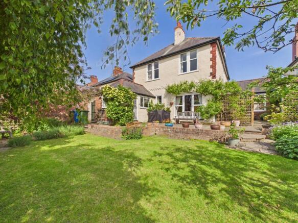 4 bed Detached for sale Image 10