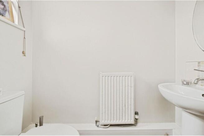 3 bed Terraced for sale Image 6