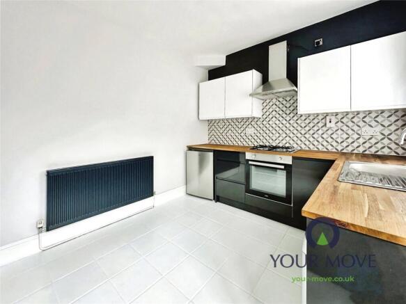 2 bed Terraced to rent Image 4