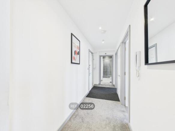2 bed Apartment to rent Image 6