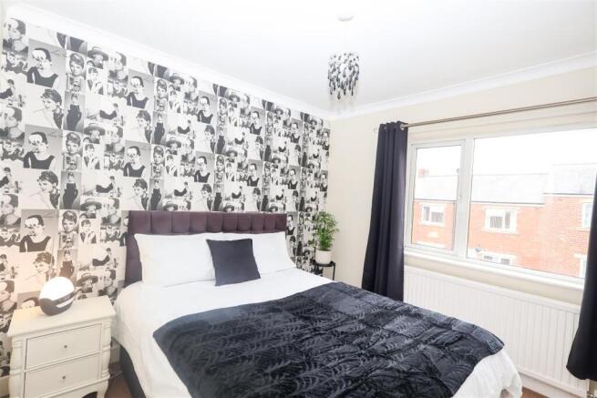 3 bed Terraced for sale Image 5