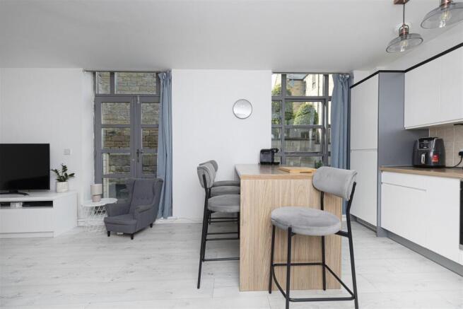 2 bed Apartment for sale Image 9