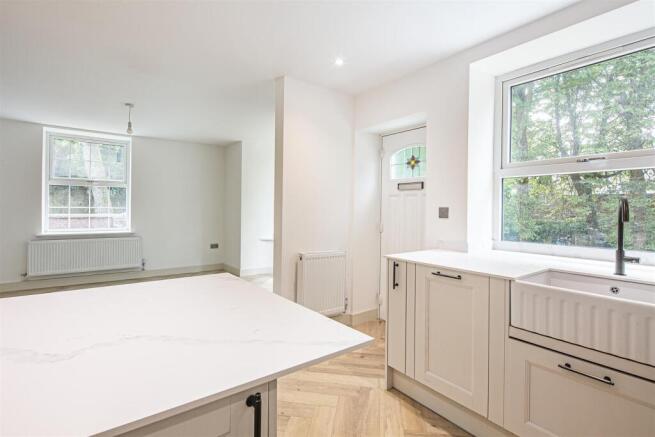 2 bed Apartment for sale Image 7