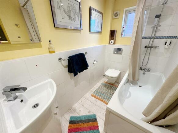 Bathroom.JPG