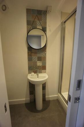 2 bed Flat to rent Image 9