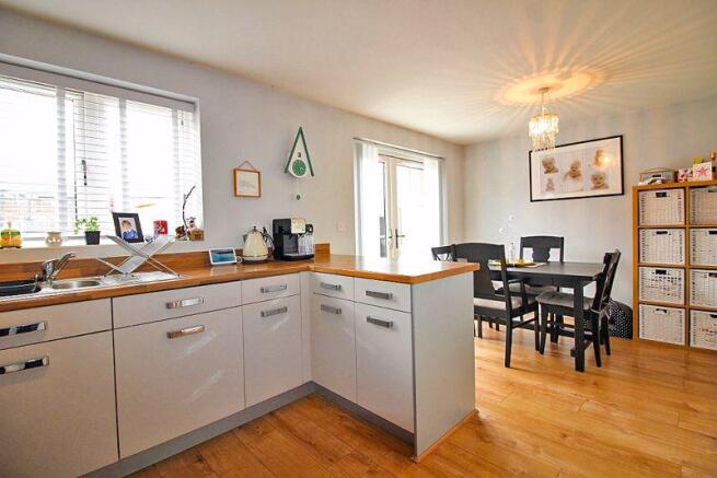 KITCHEN/DINER