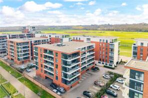 30, Selkirk House, Kingman Way, Newbury RG14 7GP