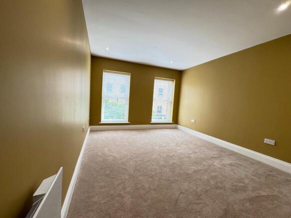 3 bed Penthouse to rent Image 7