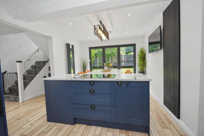 4 bed Detached for sale Image 12