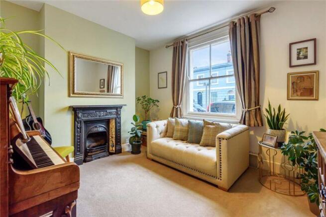 Fairview Road, Cheltenham, Gloucestershire, GL52 photo 4
