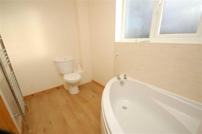 BATHROOM - VIEW 2