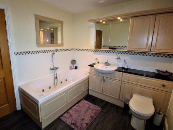 Master En-suite