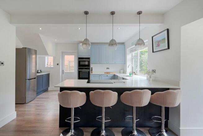 4 bed Semi-Detached for sale Image 5