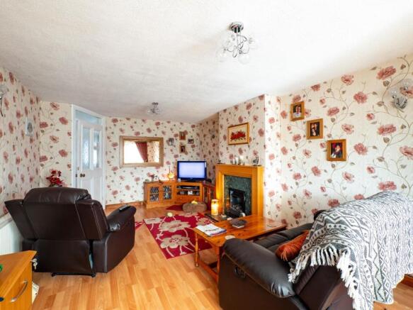 LIVING ROOM 2.jpg