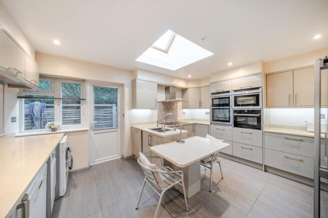 1388753-19-693fe9...