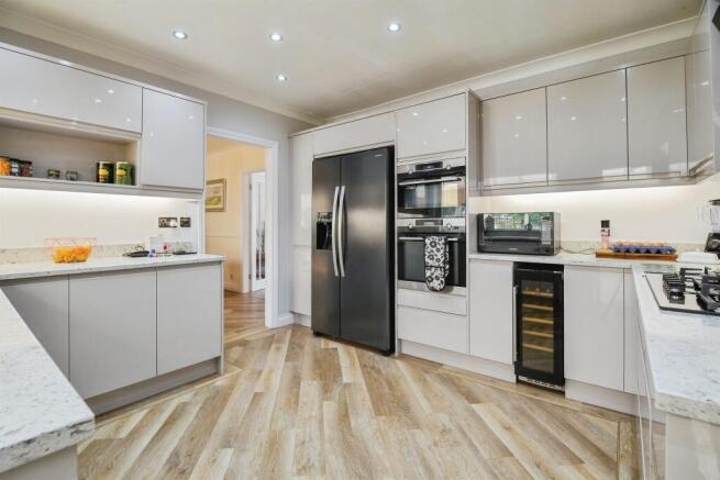 3 bed Detached Bungalow for sale Image 6