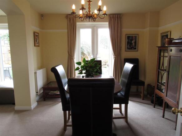 dining room 12 kings gate.JPG