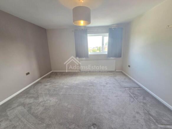 3 bed Town House for sale Image 6