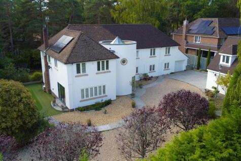 Brackendale Road, CAMBERLEY, GU15
