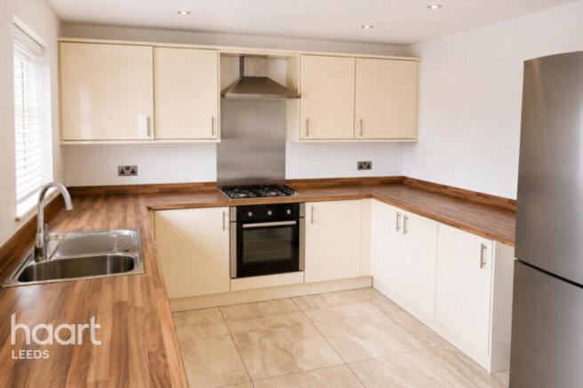 3 bed Semi-Detached for sale Image 5
