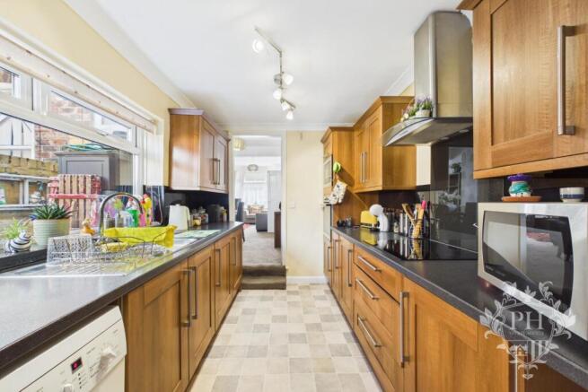 3 bed Terraced for sale Image 5
