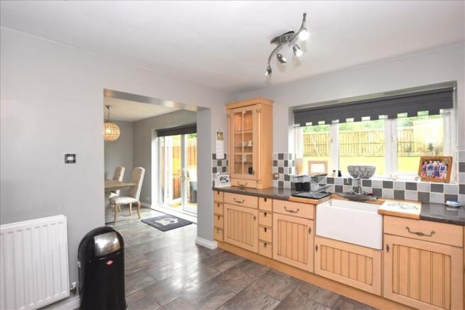 ADDITIONAL KITCHEN PHOTO