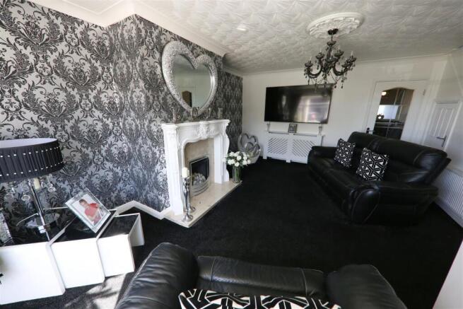 3 bed Semi-Detached for sale Image 8