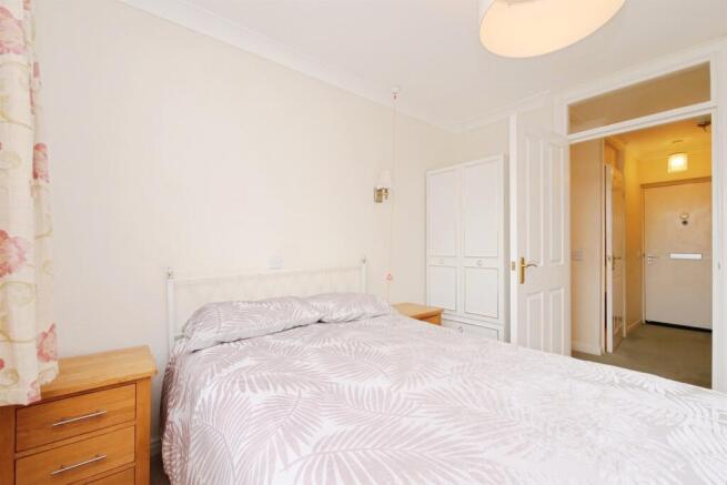 2 bed Apartment for sale Image 12