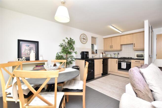 2 bed Apartment for sale Image 4