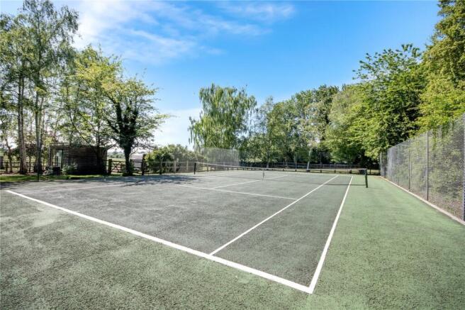 4 bed Detached for sale Image 6