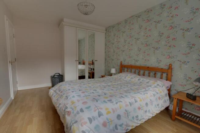 2 bed Flat to rent Image 6