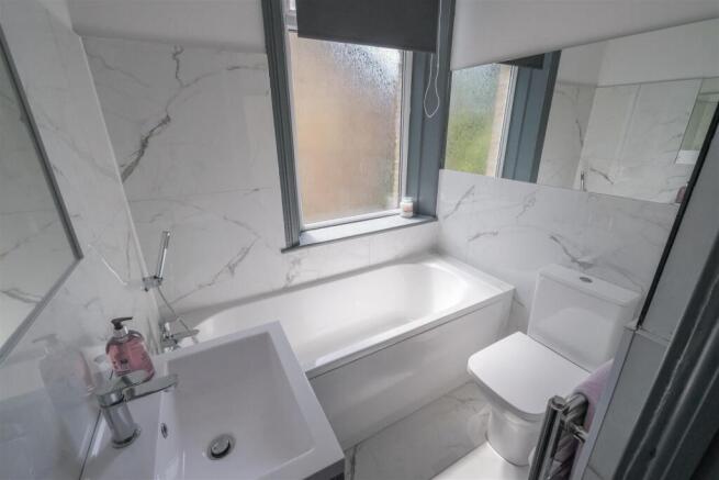 2 bed House for sale Image 8
