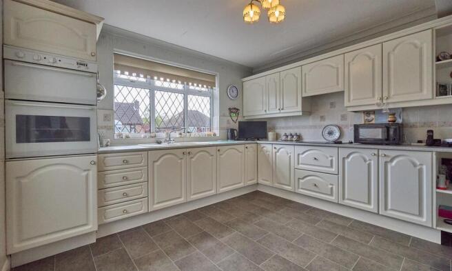 Fitted Dining Kitchen to Front