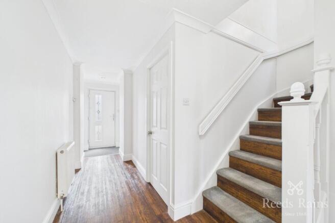 4 bed Detached for sale Image 6